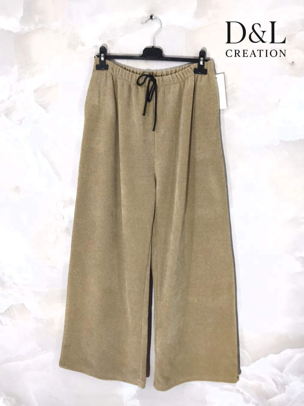 Vidbeniga sammetbyxor i storlekar 38 till 50 | Plus Size