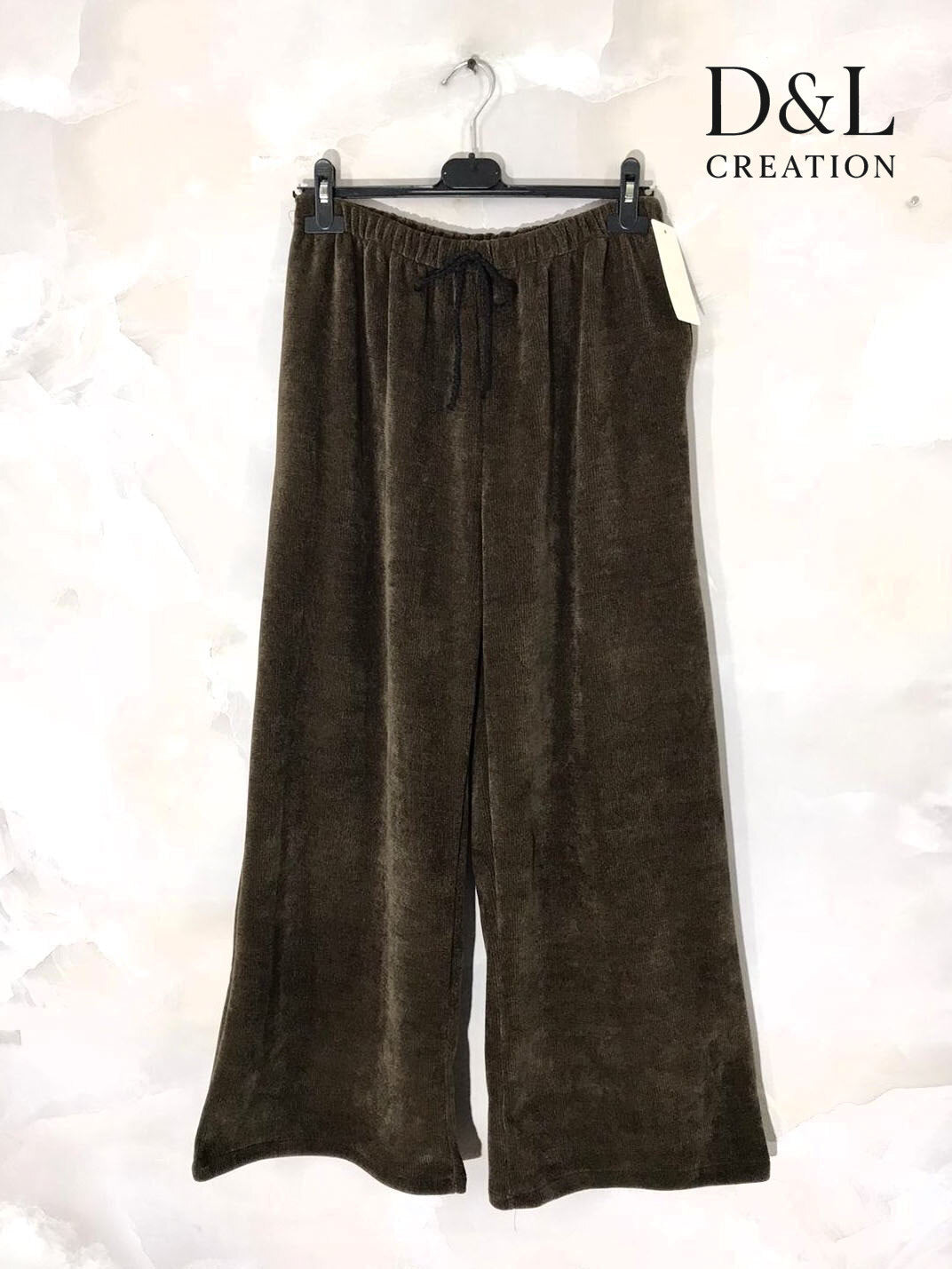 Vidbeniga sammetbyxor i storlekar 38 till 50 | Plus Size