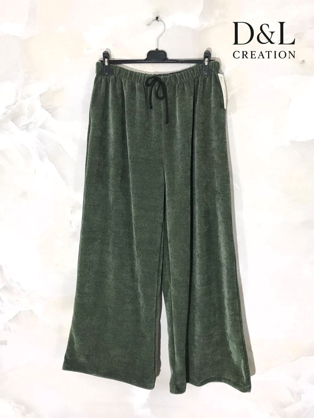 Vidbeniga sammetbyxor i storlekar 38 till 50 | Plus Size