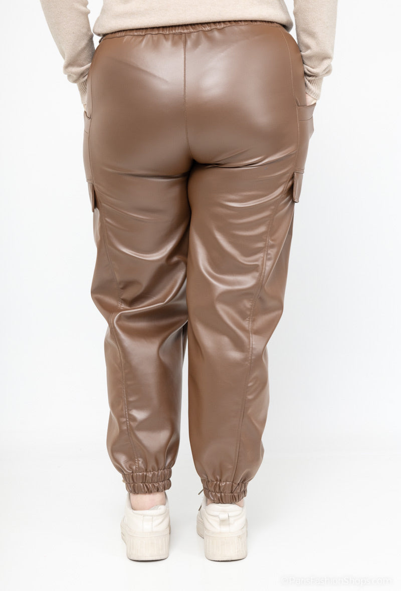 Plus Size Faux Leather Pants för Curvy Kvinnor
