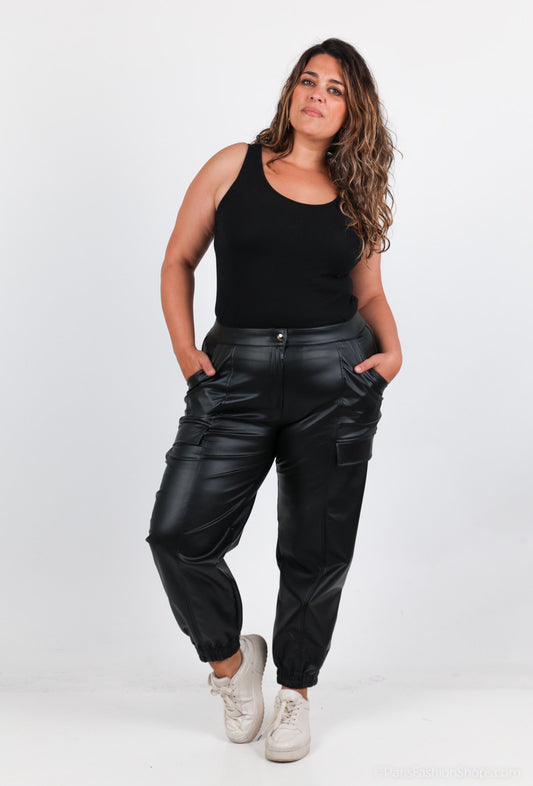 Plus Size Faux Leather Pants för Curvy Kvinnor