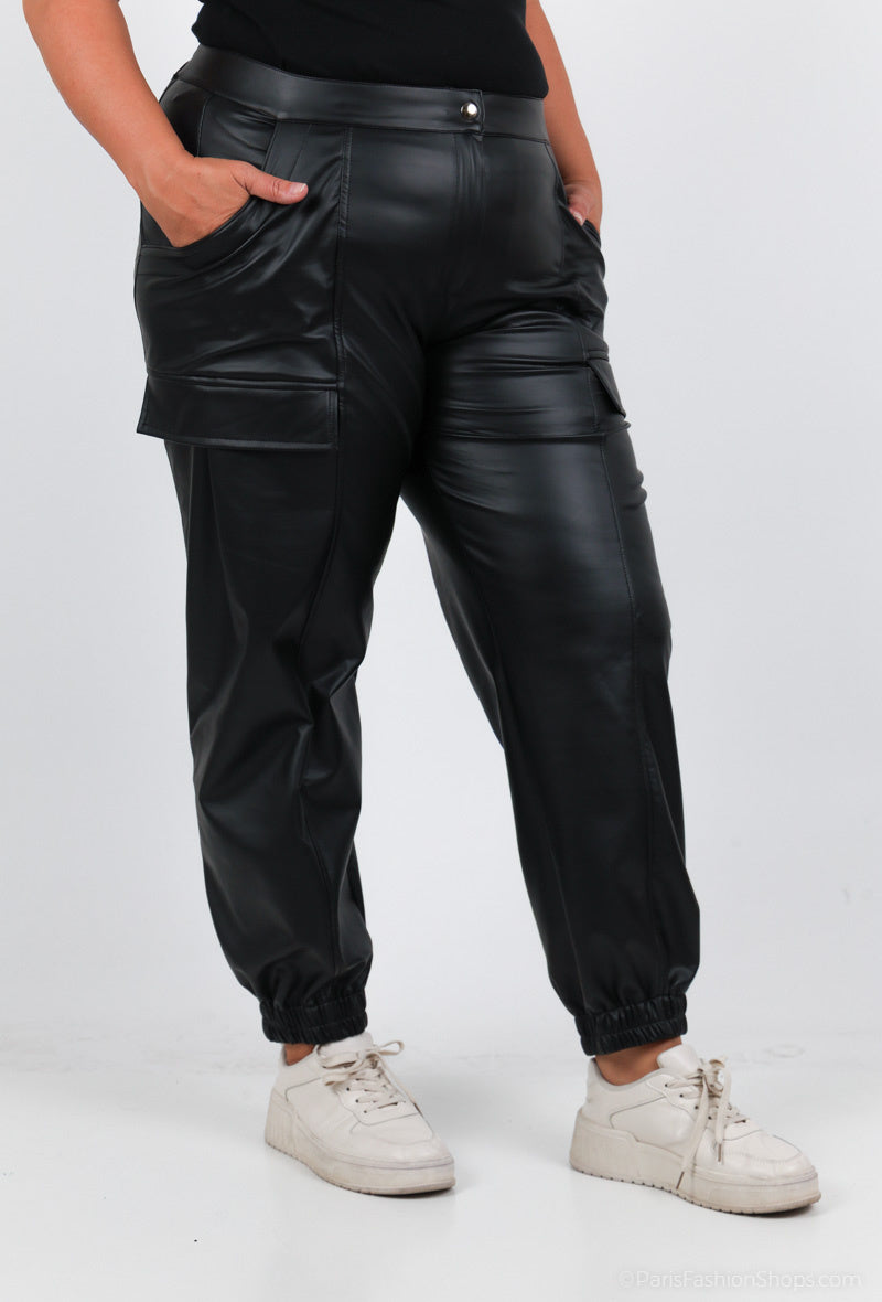 Plus Size Faux Leather Pants för Curvy Kvinnor