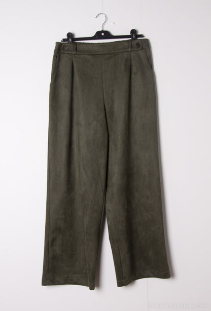 Plus Size Belted suede pants