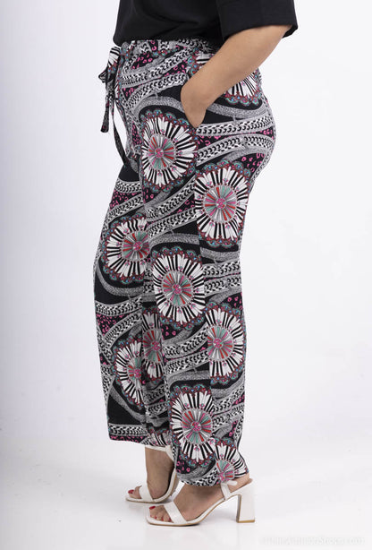 Plus Size Flowing Printed Pants