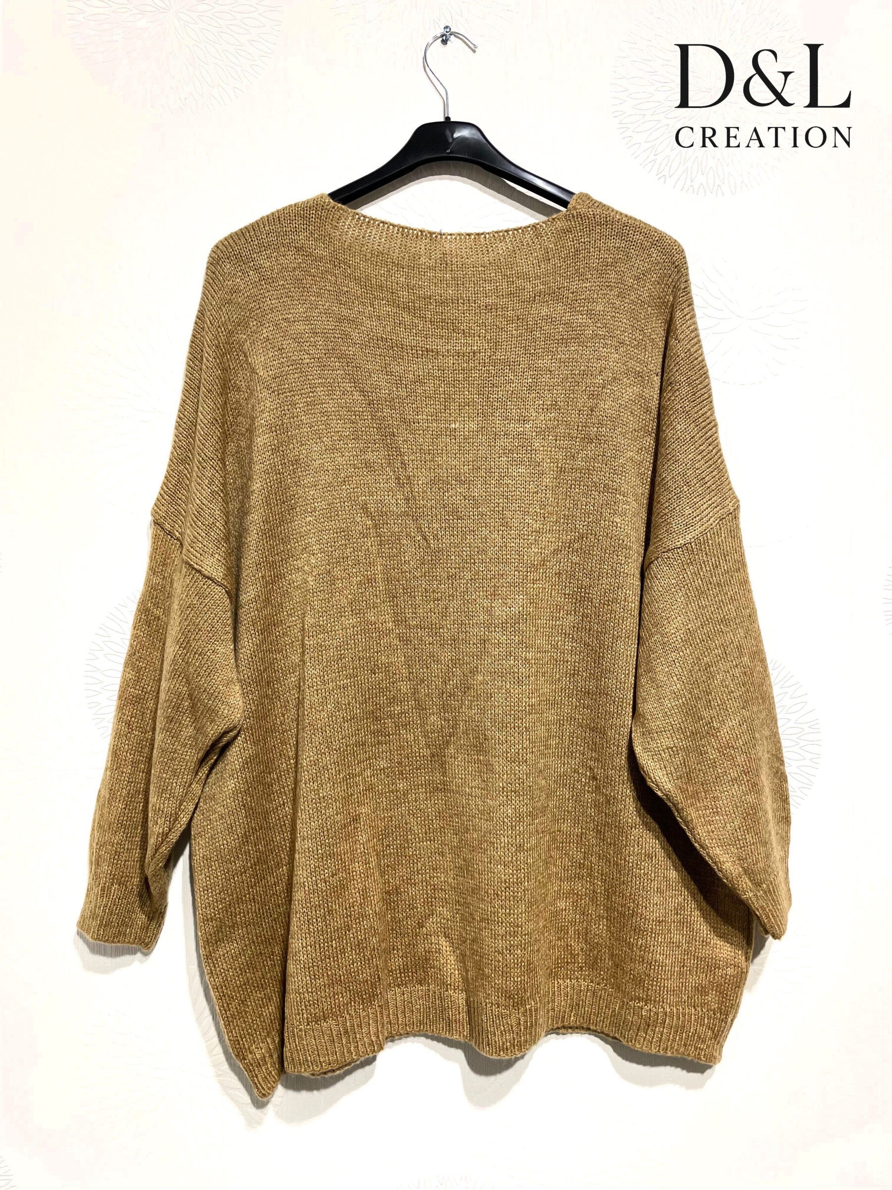 Sweater med blommig broderi och pärlor i storlekar 38 till 52 | Plus Size