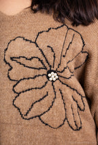 Sweater med blommig broderi och pärlor i storlek 38 till 52