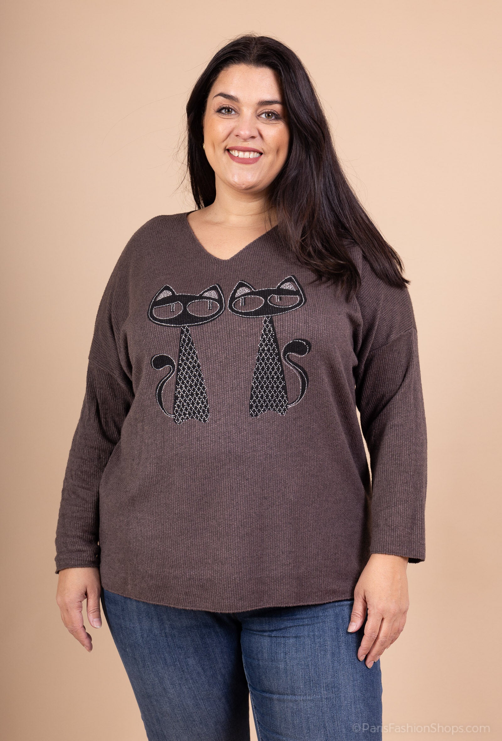 Fine knit cat sweater with rhinestones