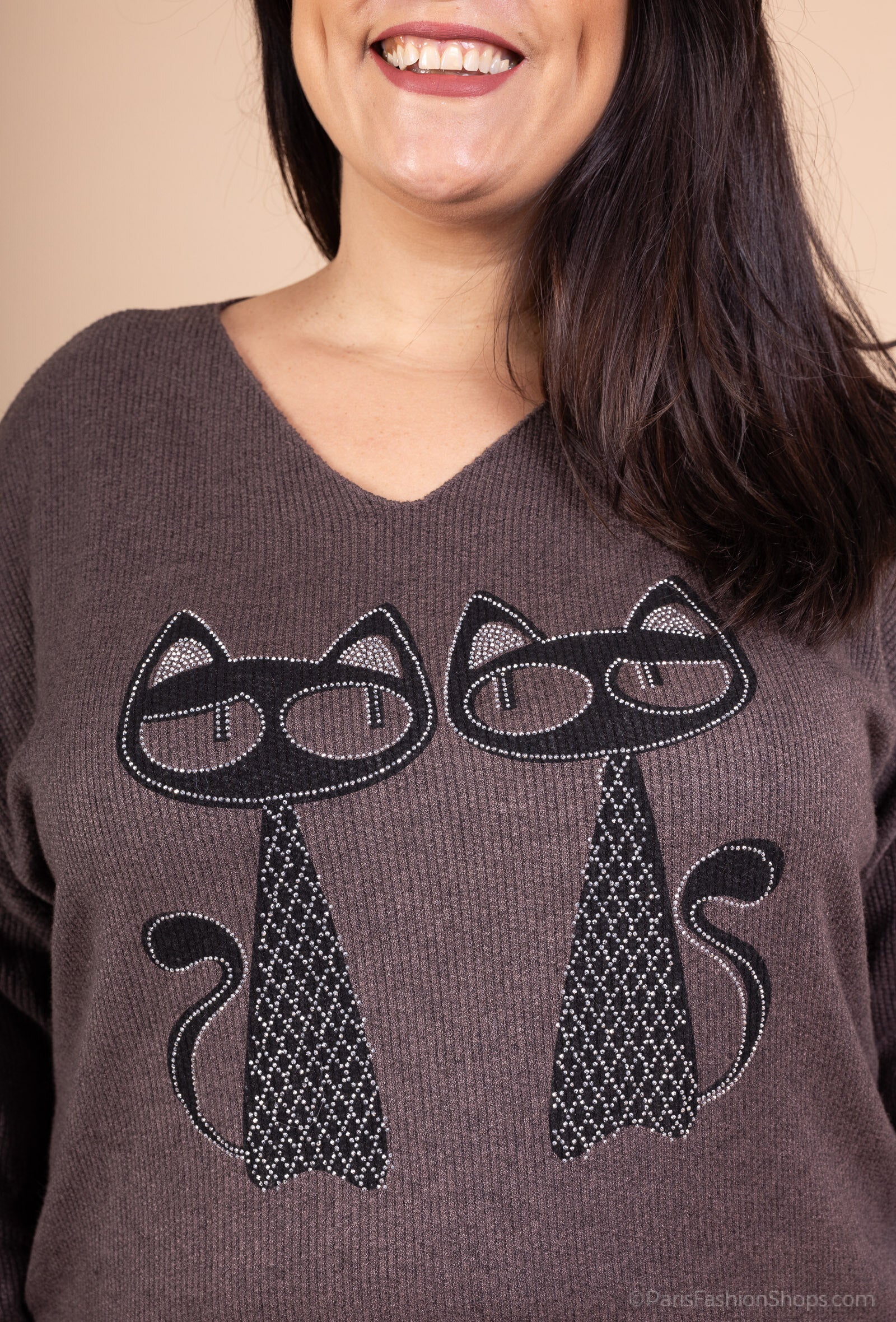 Finstickad katttröja med rhinstenar, storlekar T38 till T52 i Stor Storlek
