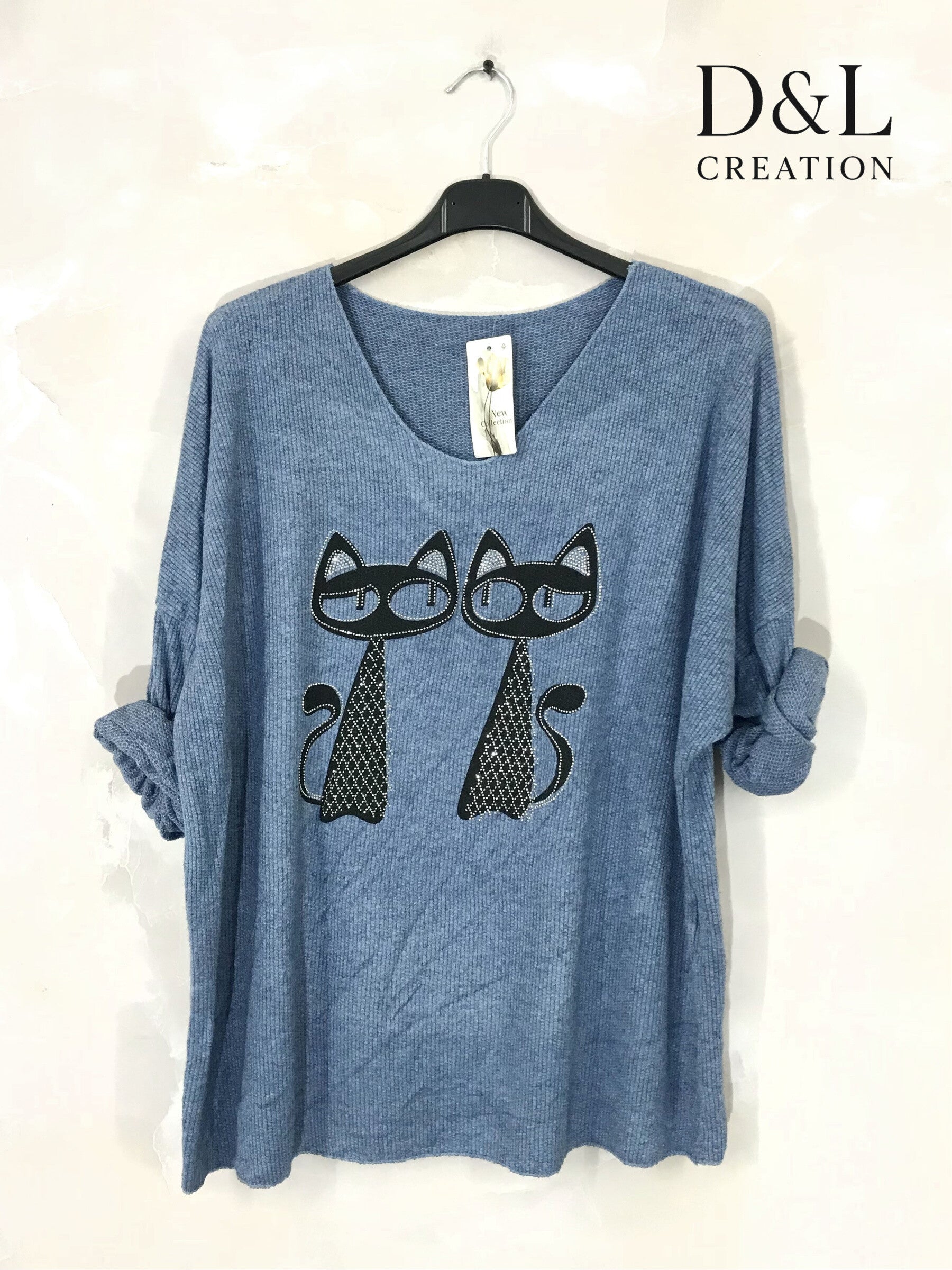 Fine knit cat sweater with rhinestones