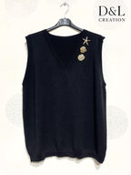 Sleeveless sweater with gold pins sizes 38 to 50 i Plus Size