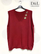 Sleeveless sweater with gold pins sizes 38 to 50 i Plus Size