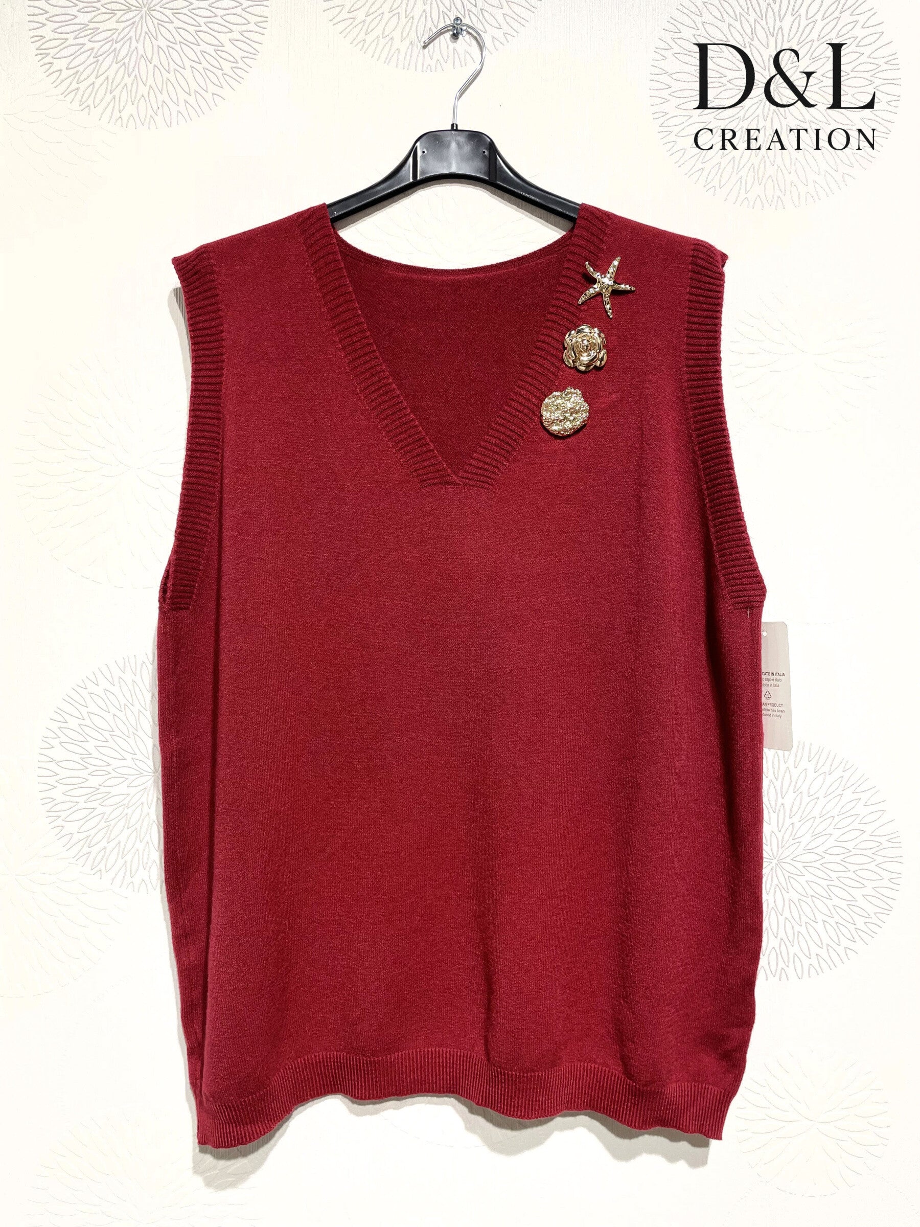 Sleeveless sweater with gold pins sizes 38 to 50 i Plus Size