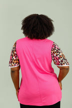 Rundhalsblus med Utsvängda Tryckta Ärmar och Spets i Stor Storlek