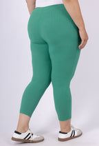 Högmidjade elastiska leggings i plus size