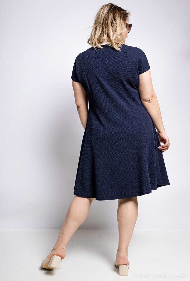 Plus Size Klänning med Kontrasterande Kant