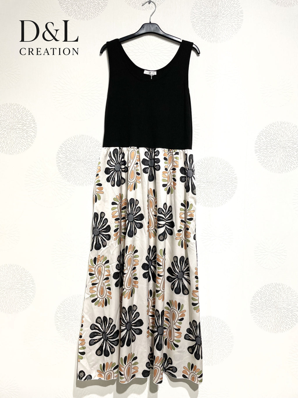 Plus Size United Bi-material Klänning med Blommönster T38 till T46