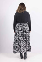 Plus Size Tvåtonad Klänning med Rund Halsringning och Bälte