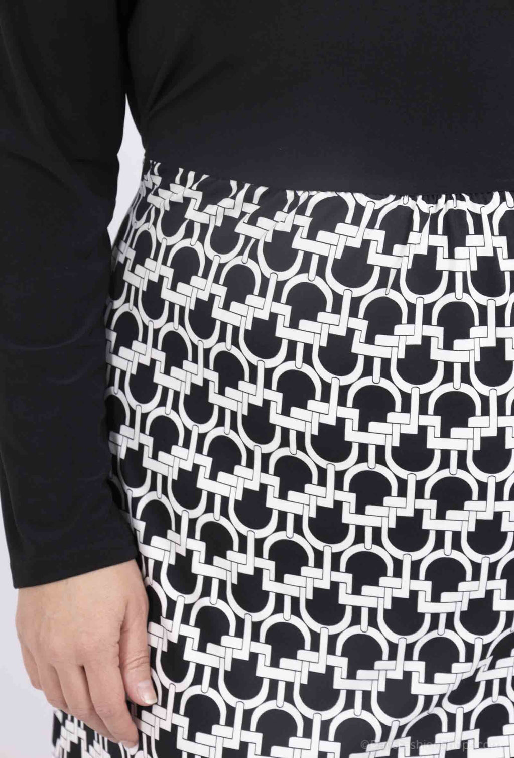 Plus Size Tvåfärgad Klänning med Rund Halsringning och Koppel