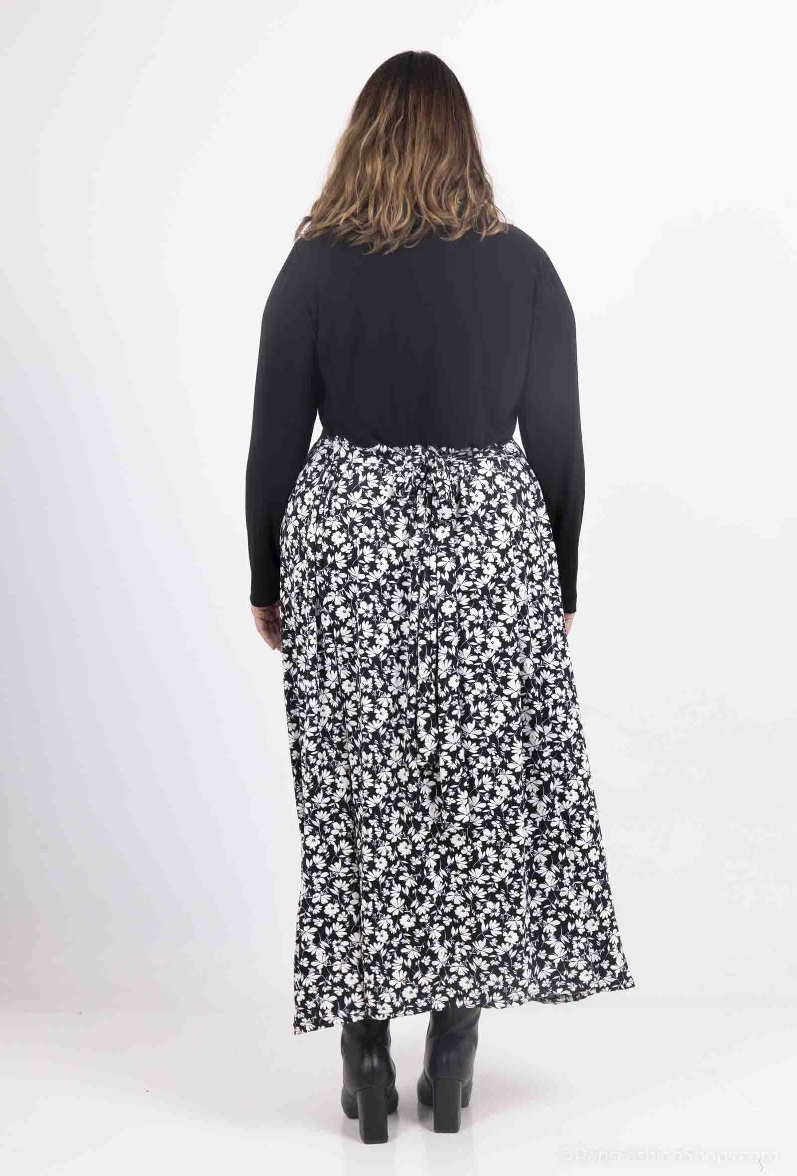 Plus Size Tvåfärgad Rundhalsad Klänning med Bälte och Blommor