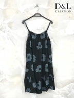 Kort mönstrad klänning med tunna axelremmar i storlek 38 till 48 i Stor Storlek