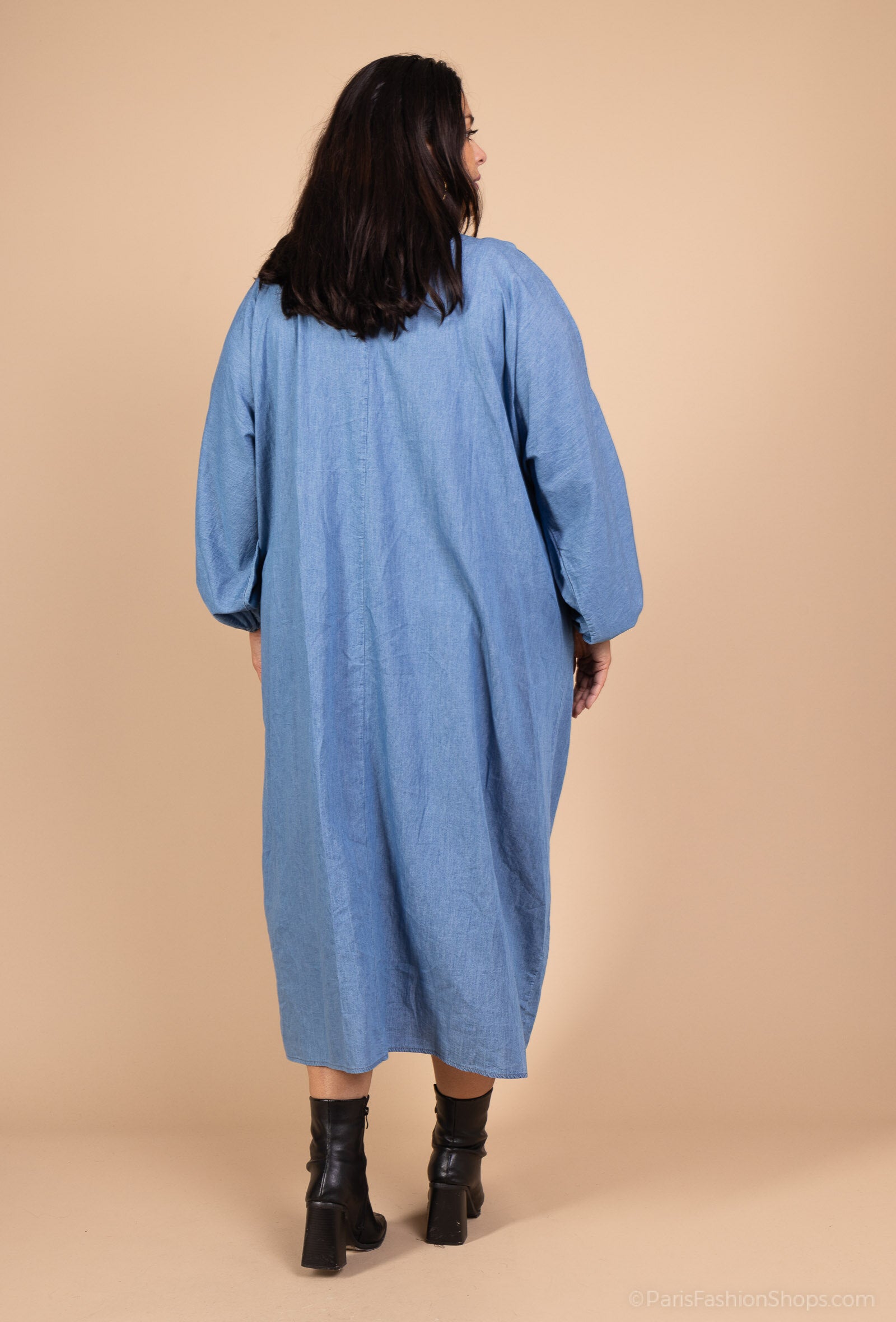 Denimklänning med samlad halsringning