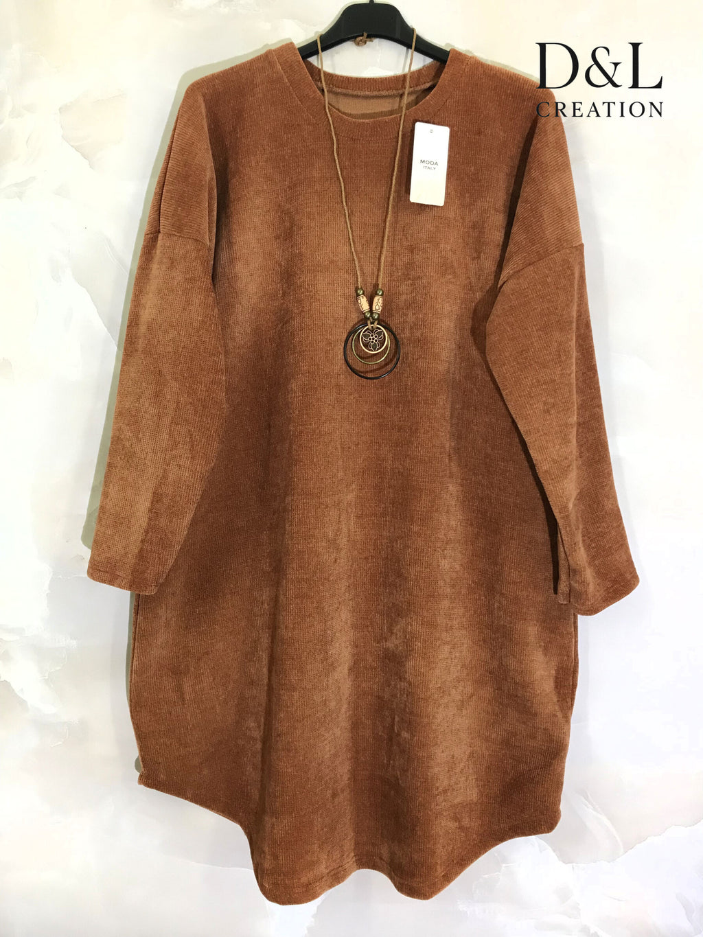 Sammetklänning med halsband i storlek T38 till T50