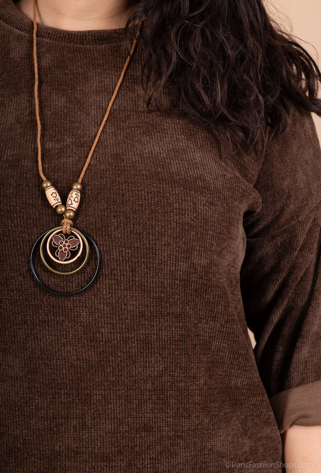 Sammetklänning med halsband i storlek T38 till T50