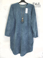 Velvet dress with necklace sizes T38 to T50 i Stor Storlek