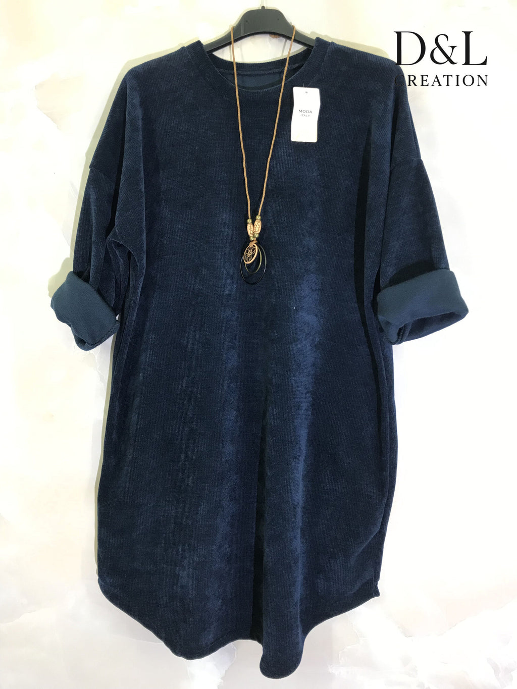 Velvet dress with necklace sizes T38 to T50 i Stor Storlek