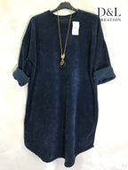 Velvet dress with necklace sizes T38 to T50 i Stor Storlek