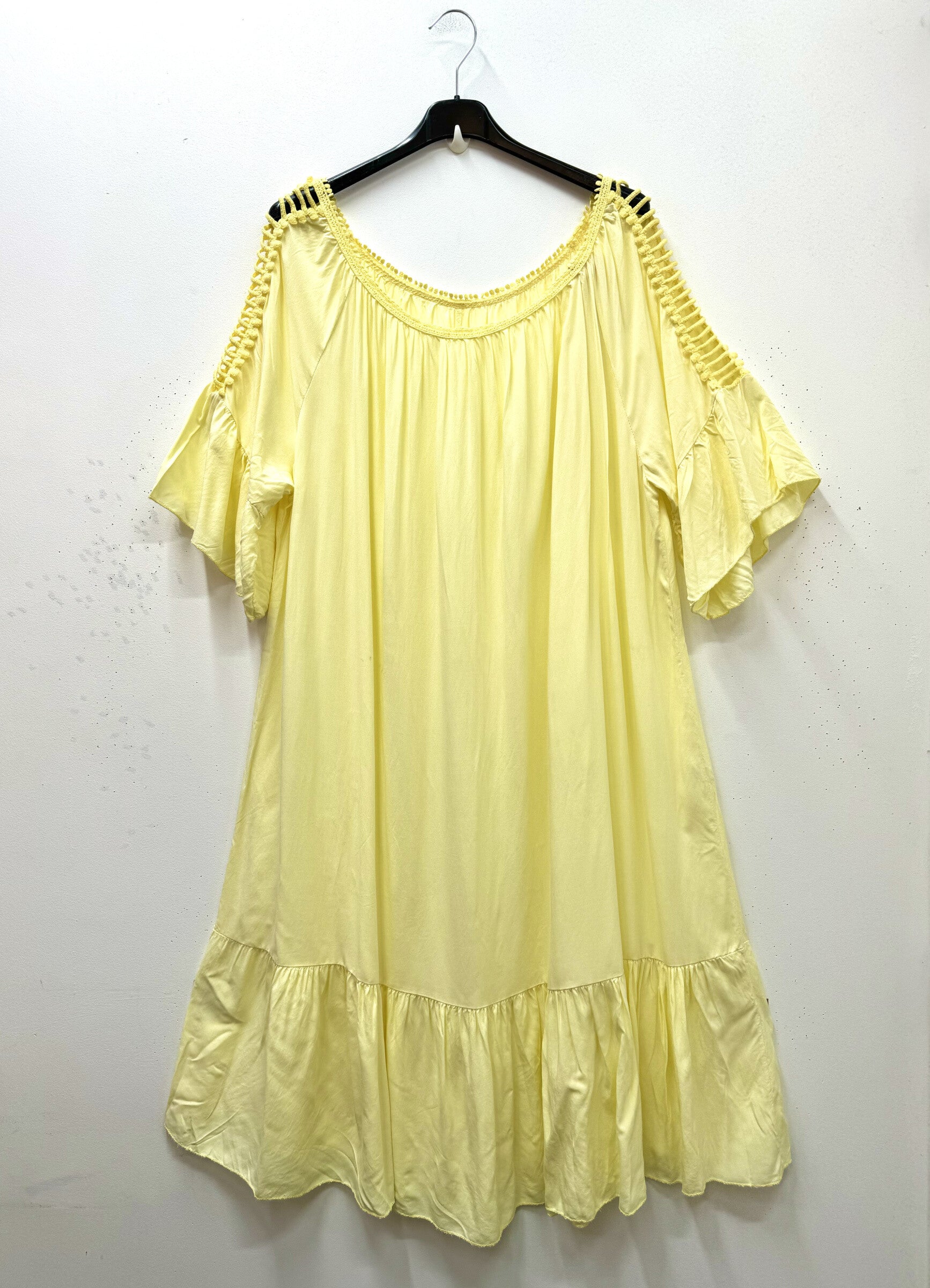 Plus Size Flowy dress with cutout shoulders