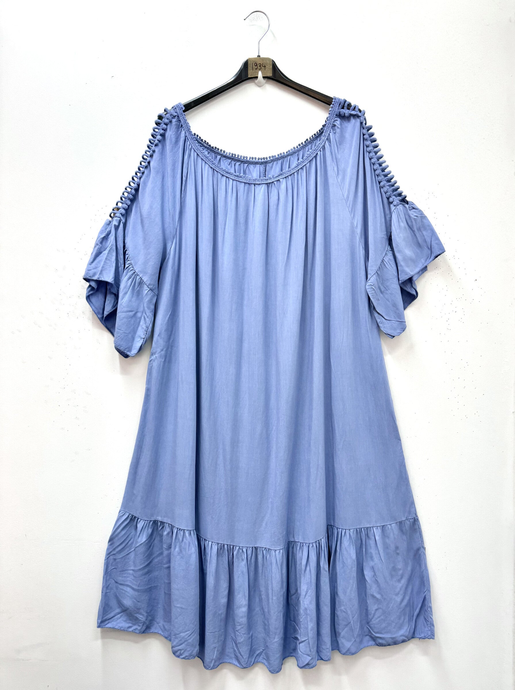 Plus Size Flowy dress with cutout shoulders
