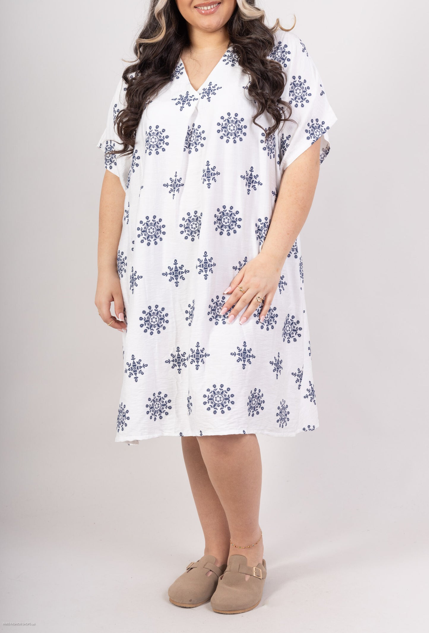Plus Size Printed fluid dress with snowflake print