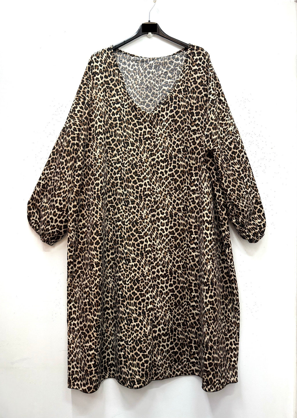 Flowy printed dress i Stor Storlek