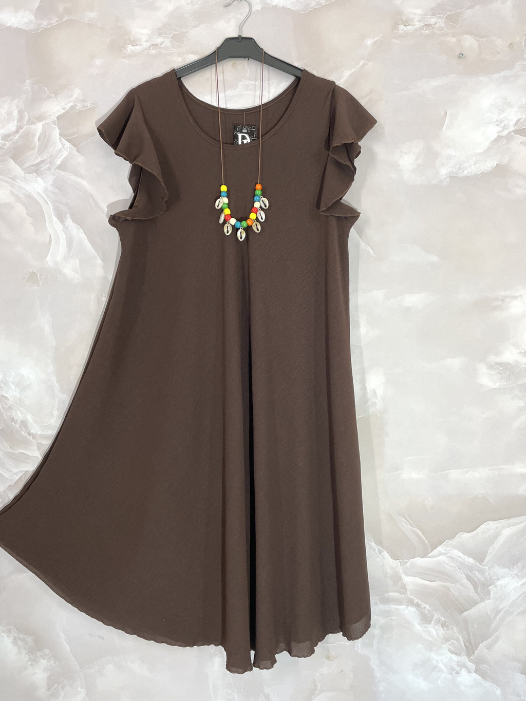 Stort utsvängt midiklänning med fluffiga ärmar T38 till T52 i Stor Storlek