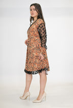 Printed dress with plumetis details i Stor Storlek