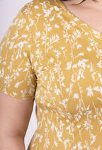 Plus Size Tryckklänning med V-ringning