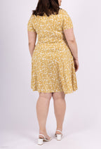 Plus Size Tryckklänning med V-ringning