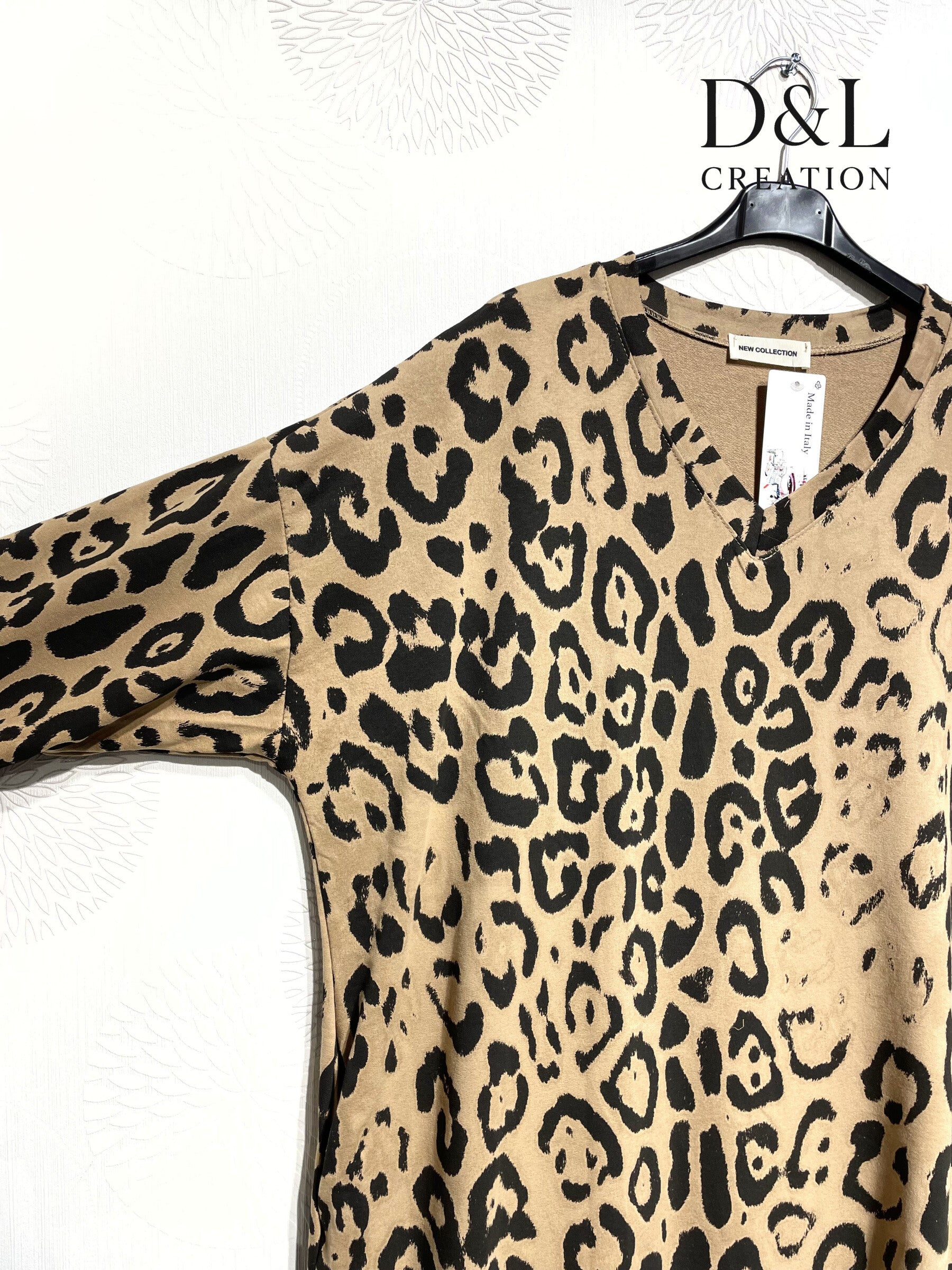 Lång bomulds klänning med leopardmönster, storlekar T38 till T52 i Stor Storlek