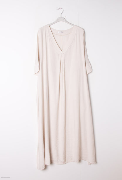 Plus Size Long V-neck trapeze dress with 2 pockets