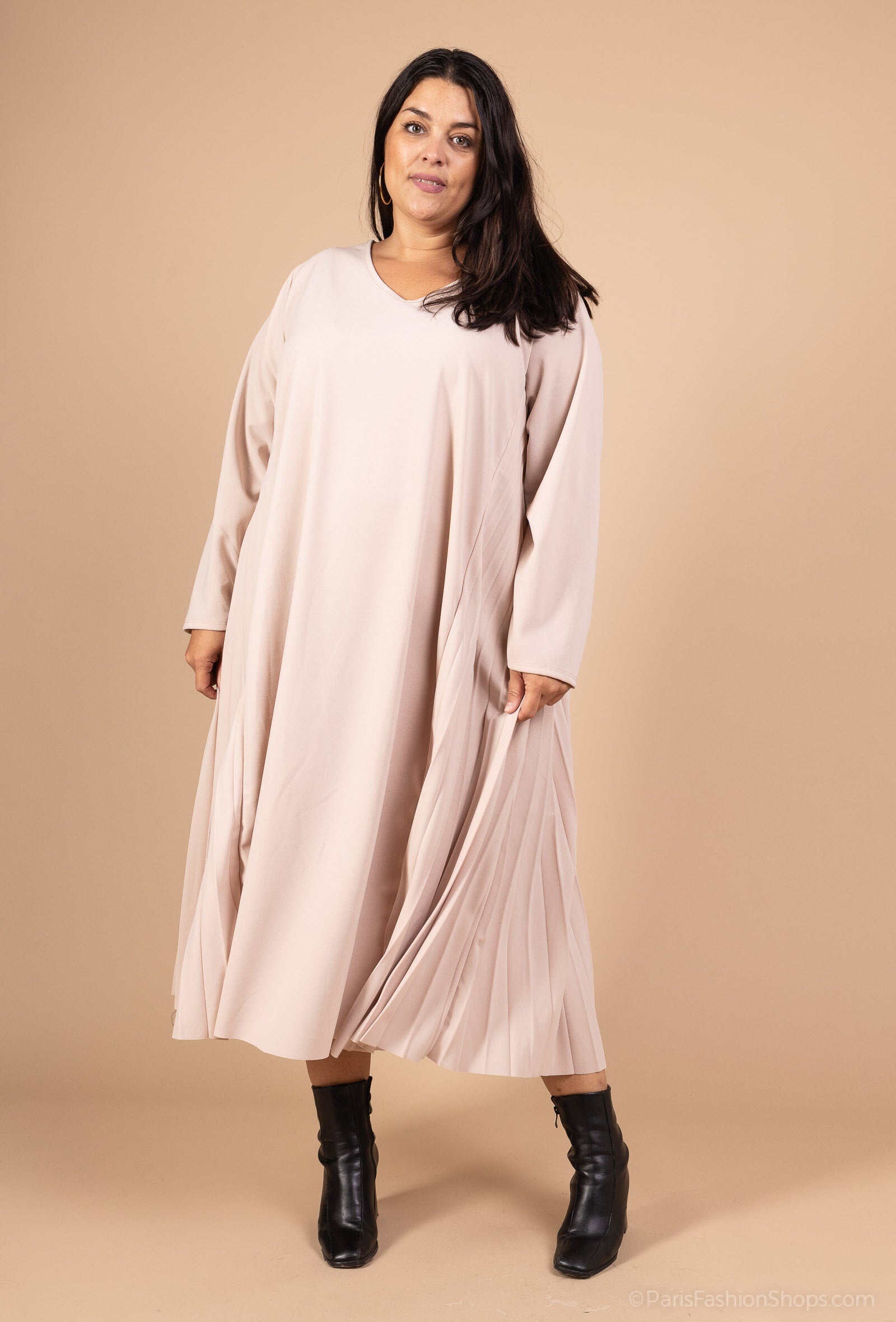 Pleated long dress i Plus Size