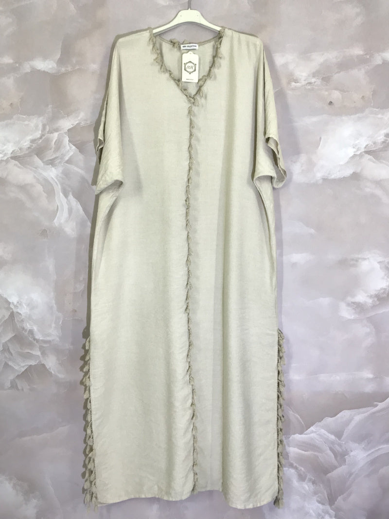 Plus Size Long plain dress with short sleeves and pompoms