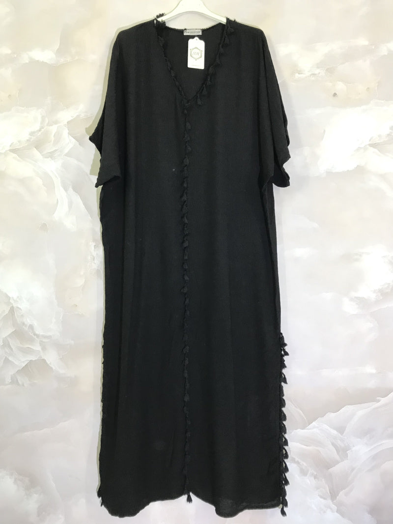 Plus Size Long plain dress with short sleeves and pompoms