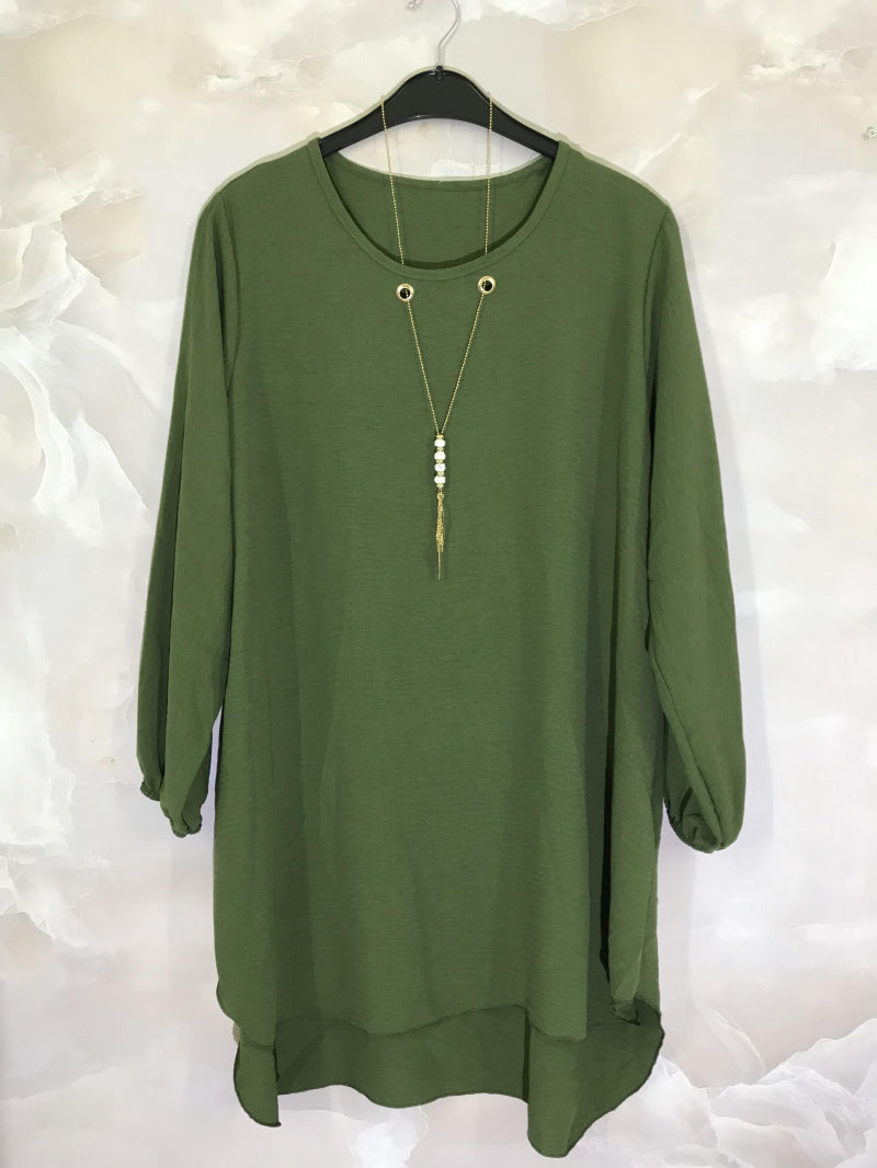 Plus Size långärmad klänning med halsband