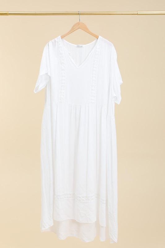 Plus Size Midi fluid dress with lace details