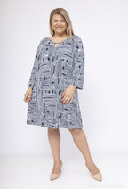 Plus Size Tunika Klänning med Öppen Krage och 3/4 Ärmar
