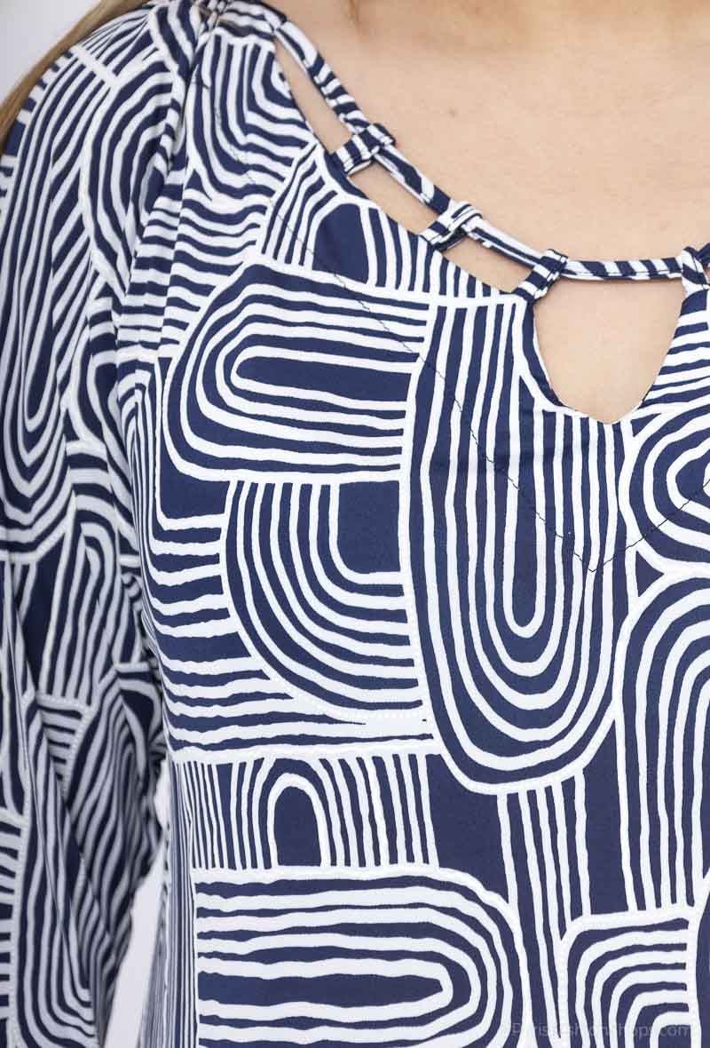 Plus Size Tunika Klänning med Öppen Krage och 3/4 Ärmar