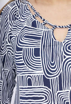 Plus Size Tunika Klänning med Öppen Krage och 3/4 Ärmar