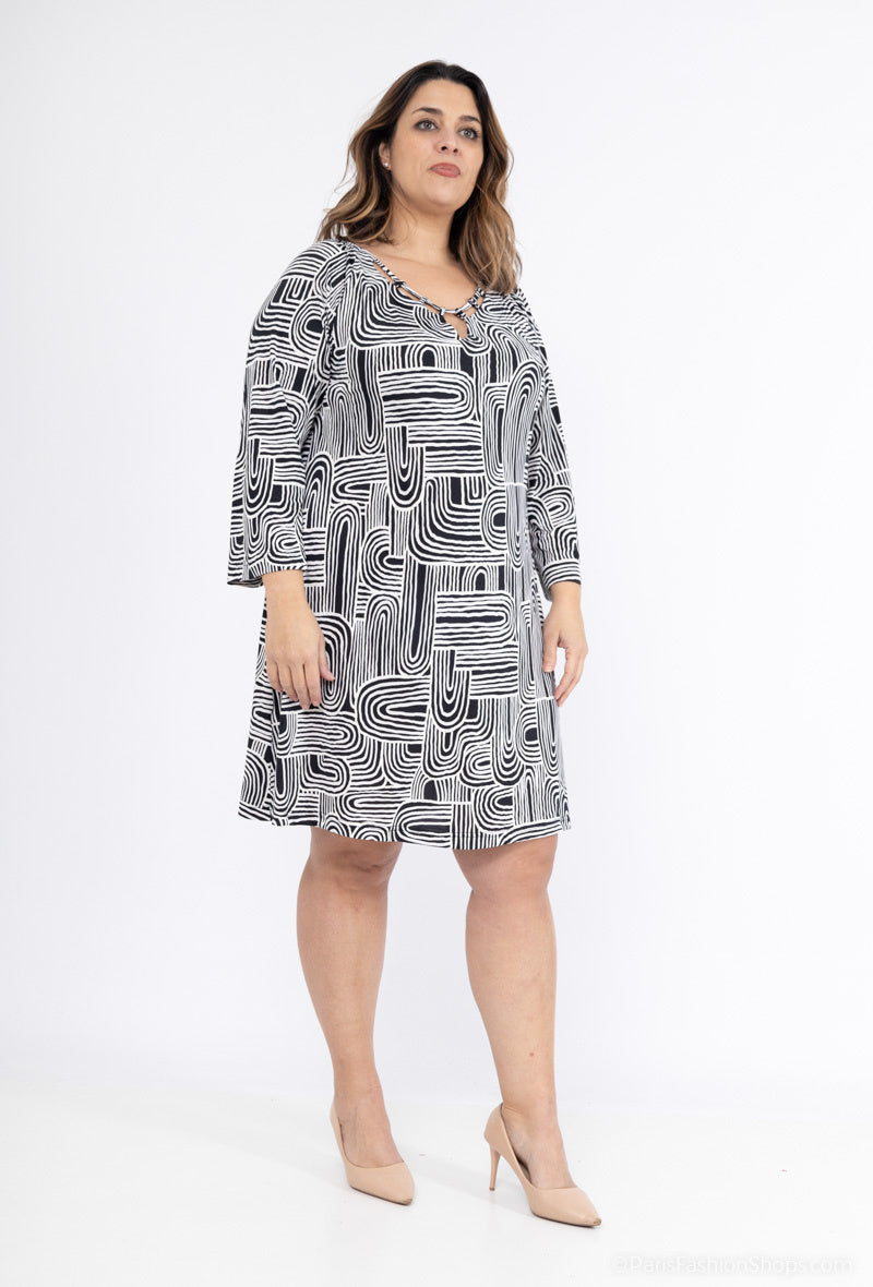 Plus Size Tunic Klänning med Öppen Krage och 3/4 Ärmar