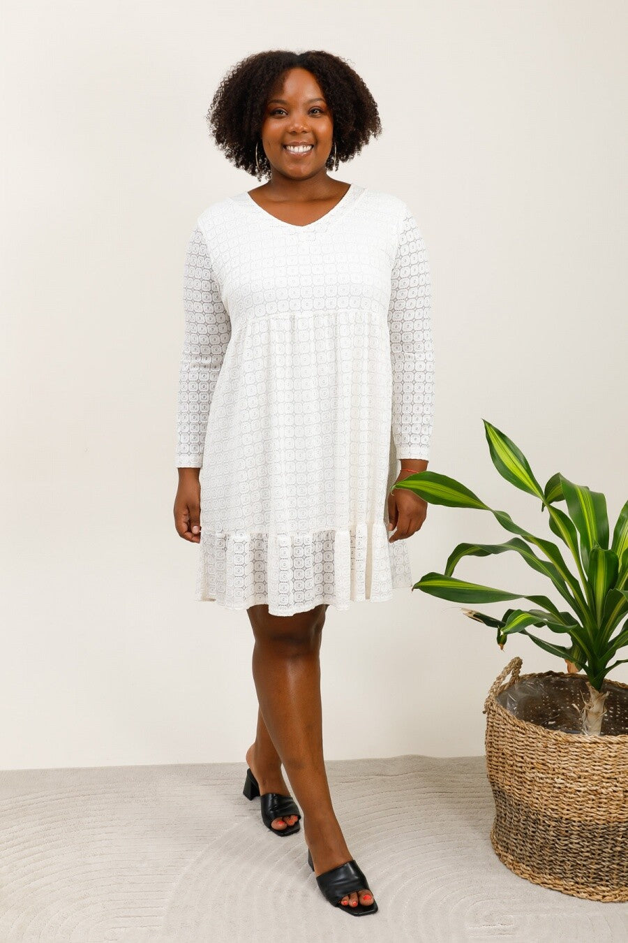 Solid Color Lace V-neck Dress i Stor Storlek